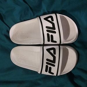 Fila slides